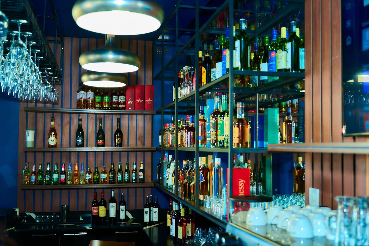 Premium wines and spirits at the ESFOG Executive Bar